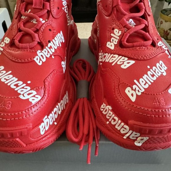 BALENCIAGA TRIPLE S ALLOVER LOGOTYPE 42 (US 9) BRAND NEW IN-BOX! - Picture 6 of 13